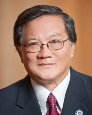 Headshot of Robert Gin.