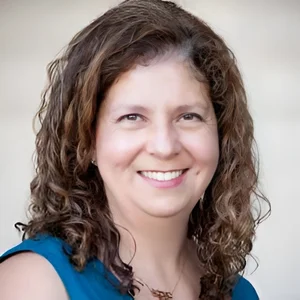 Ana Ponce_Headshot.jpeg