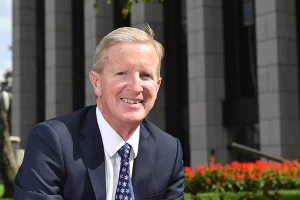 Robert Smythe headshot photo.