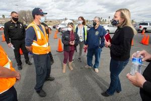 District 5 – Supervisor Kathryn Barger Feb. 15, 2021 - Vaccine Distribution at Magic Mountain Photo by Diandra Jay / Board of Supervisors