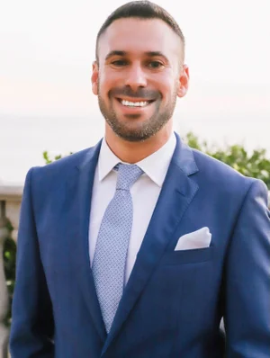 Joshua Yahr Headshot.jpg