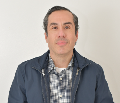 Headshot of Salvador Avila.