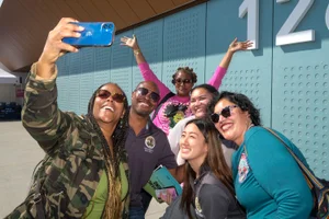 group selfie picture with 6 people