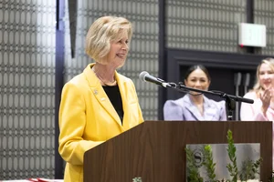 Supervisor Hahn speaking at a podium.