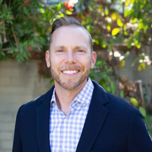 Benjamin Kahle_Headshot.jpg