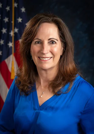 Linda Freedman_Headshot.jpeg