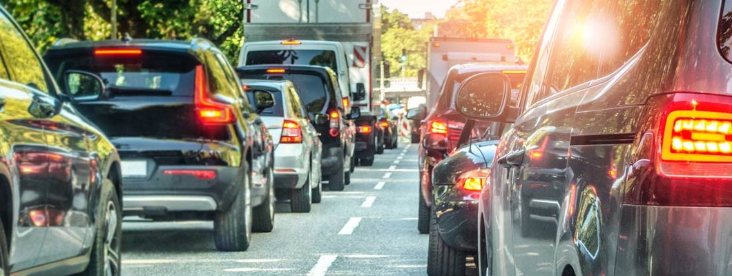 Traffic jam in the city. Find Philadelphia Pennsylvania car insurance.