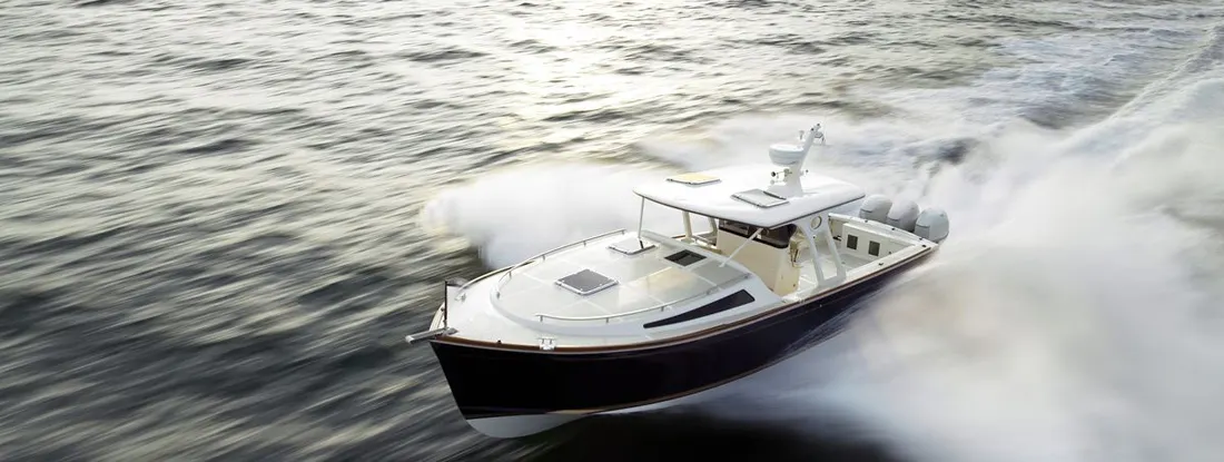 Speeding Powerboat. Find Delaware Boat Insurance.