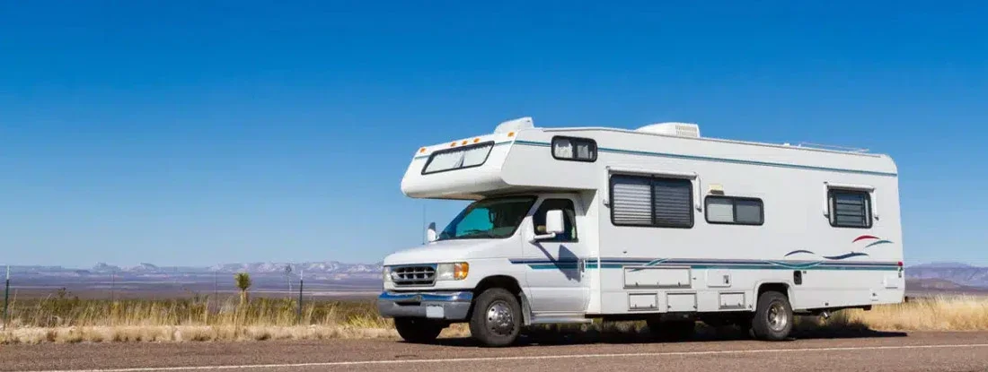 Class C motorohome in the desert. Find Class C Motorhome Insurance.