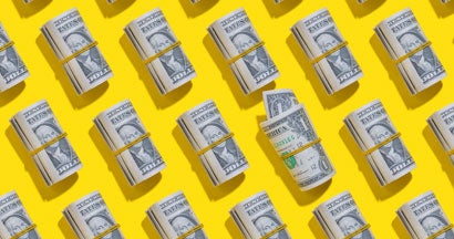 who pays the independent insurance agent?