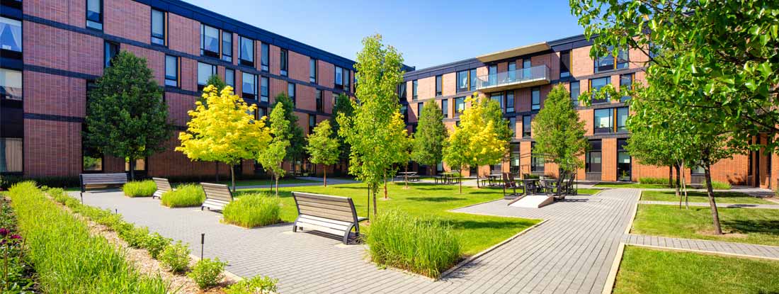 Landscaped Apartment Complex. Find Louisiana Renters Insurance.