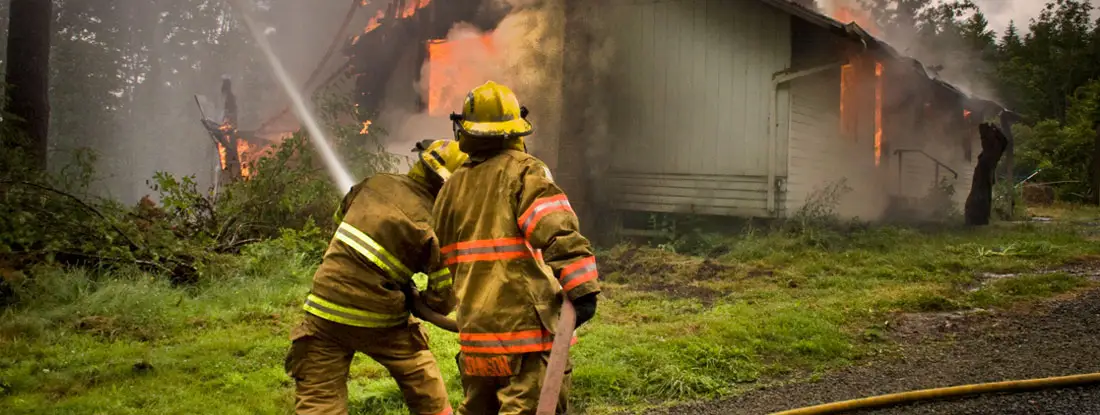 Firefighers and housefire. Find Fire Insurance.