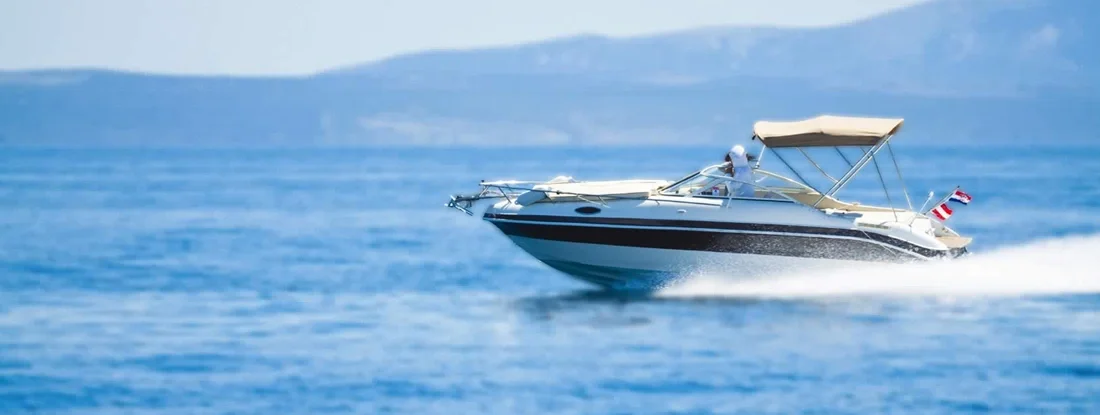 Speeding power boat. Find Nebraska Boat Insurance.