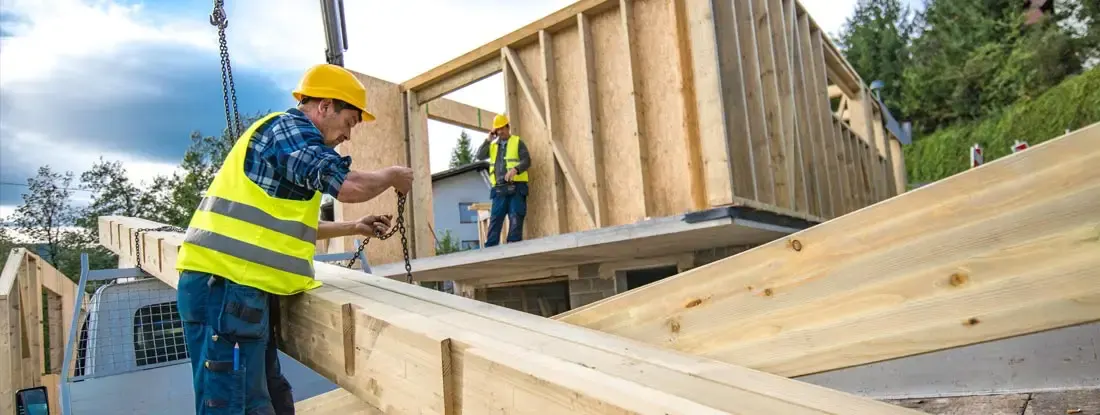 Construction of a prefabricated house. Find Arizona Builders Risk Insurance.