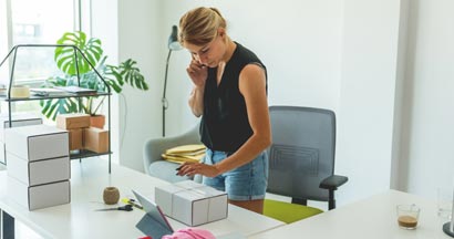 Checking the order of the goods. How to start an online business.