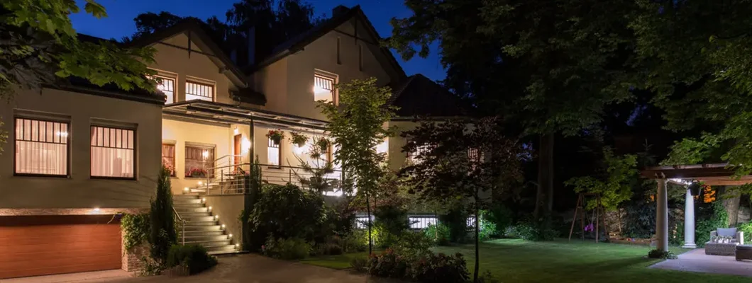 Luxurious modern home with patio in garden. Coppell, Texas Homeowners Insurance.