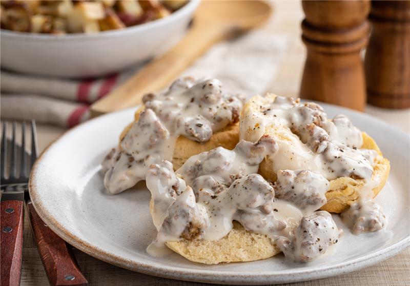 Sausage Gravy & Bacon Biscuits | Smithfield
