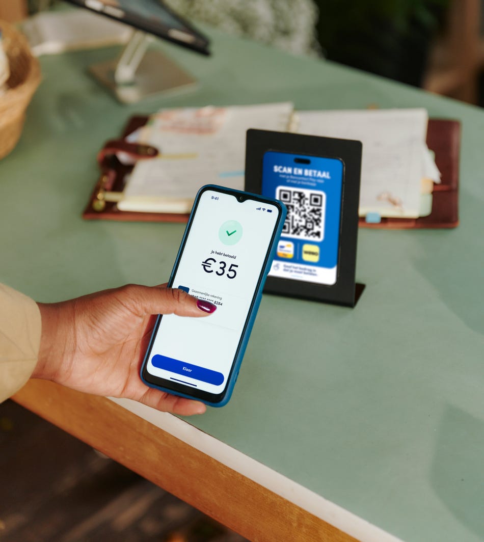 Bancontact Pro sticker solution with a fixed QR 