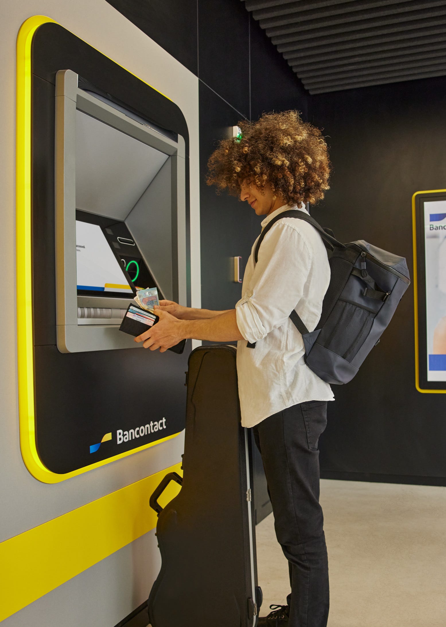 Withdrawing cash with your Bancontact card