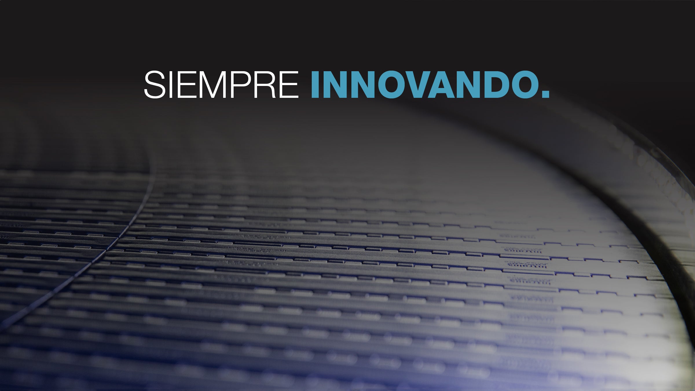 Imagen de la portada del vídeo con banda Radius azul, texto: "Siempre innovando"
