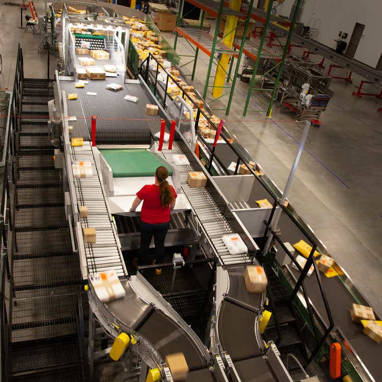 Smart Singulator | Intralox