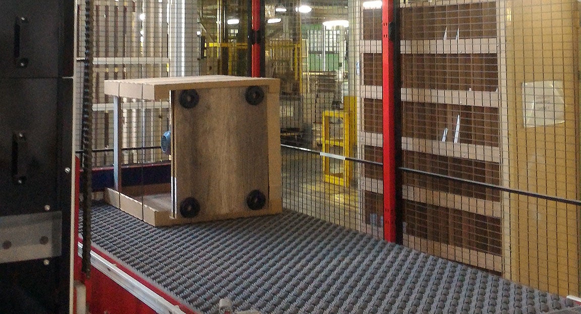 Caja de muebles en transportador de transferencia a 90 grados DARB