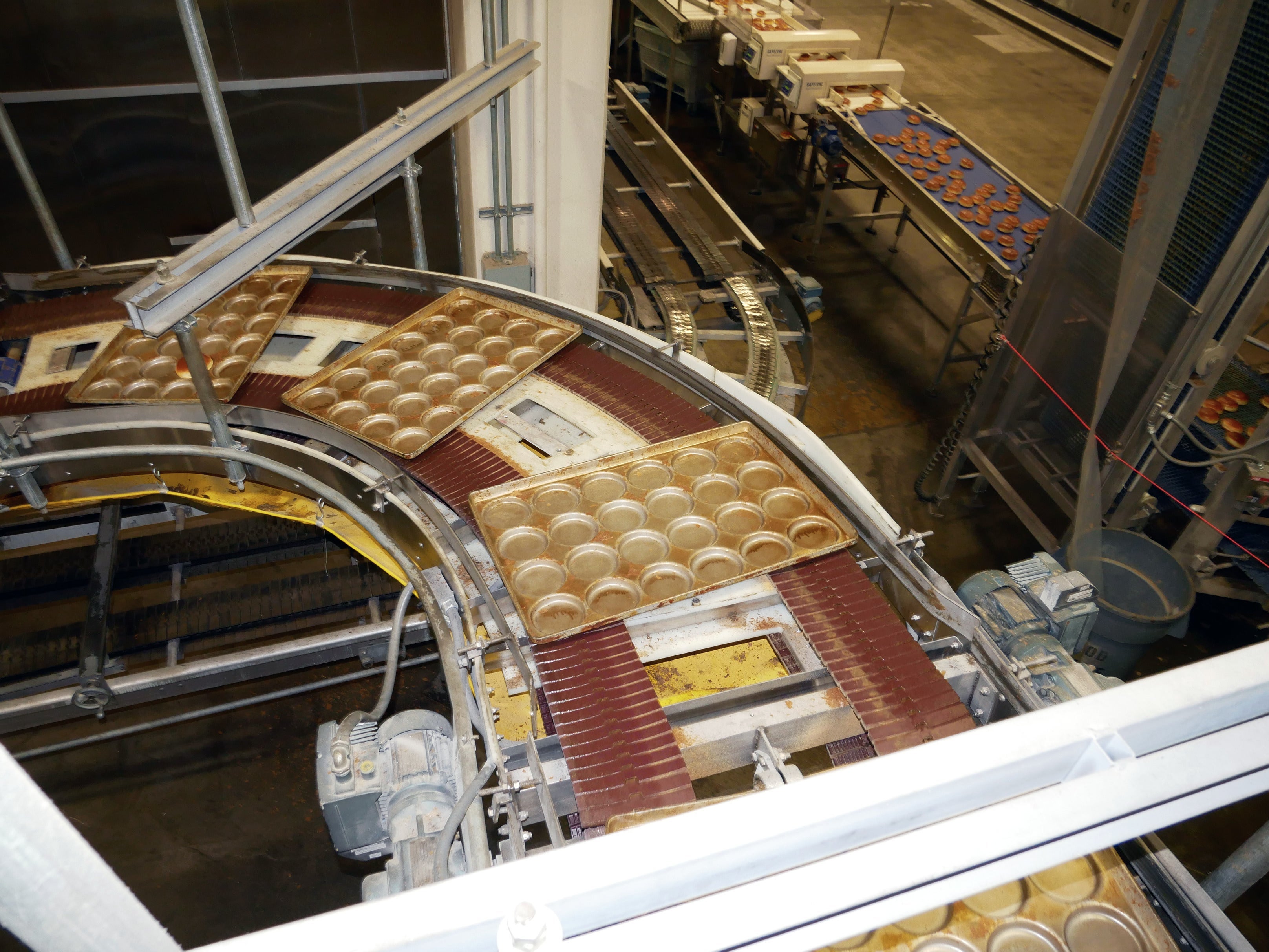 Pans on radius ProTrax belt