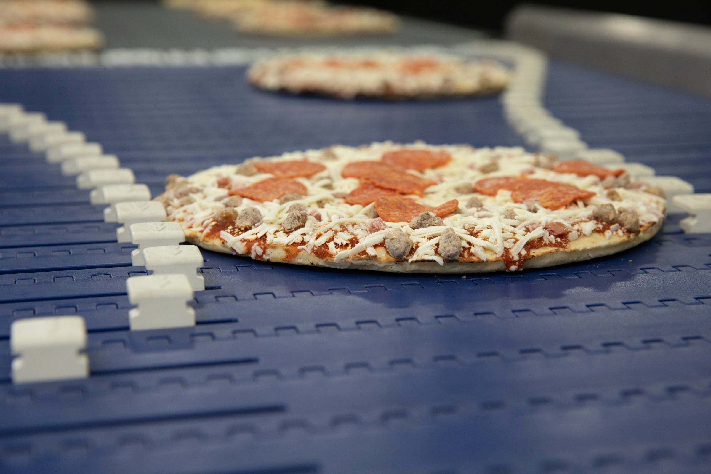 AIM 合流上のピザ