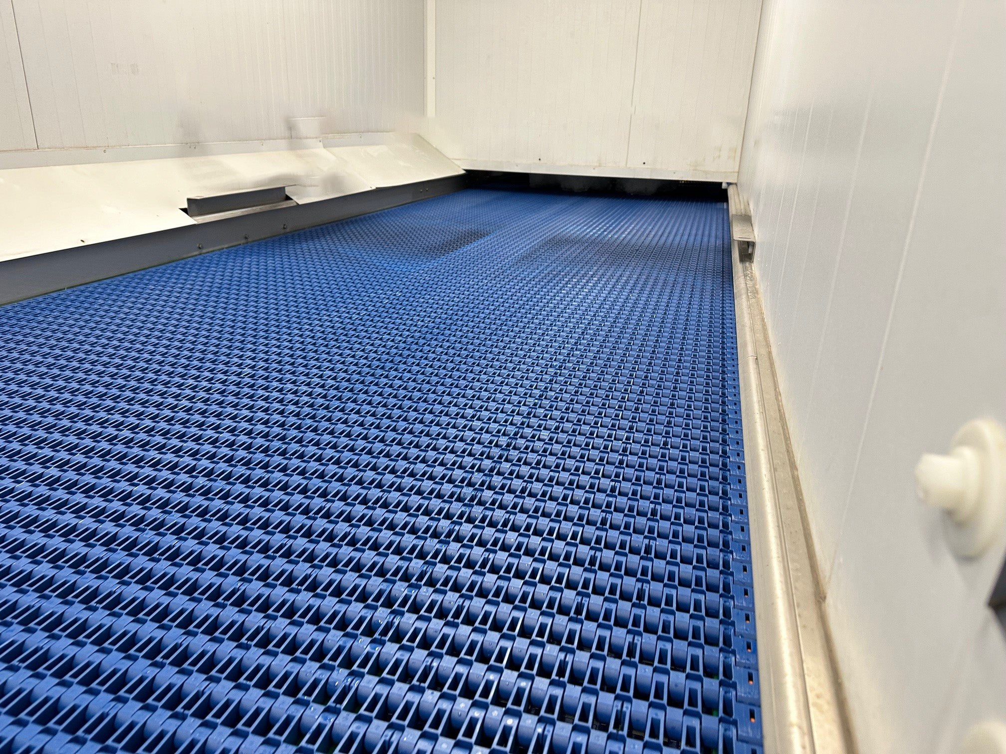 Banda Flush Grid de la serie 1700 detectable por detectores de metal