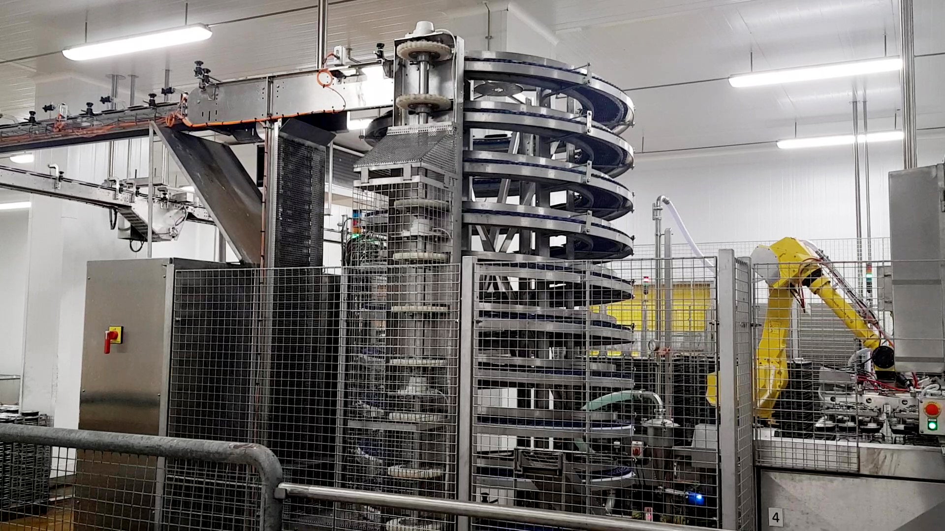 Intralox Side Drive Elevator at Marie-Sablé plant