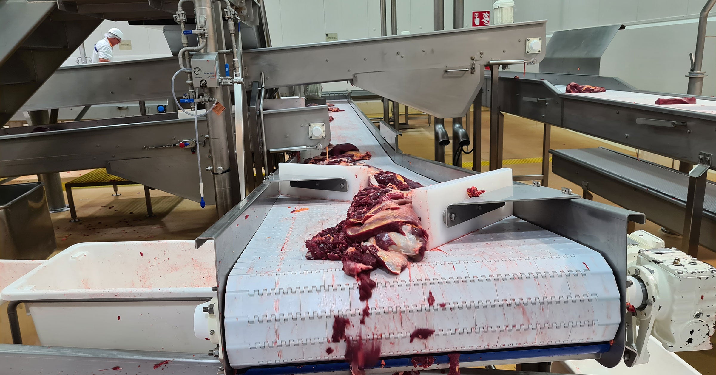 传送带运送肉|敞链平板型