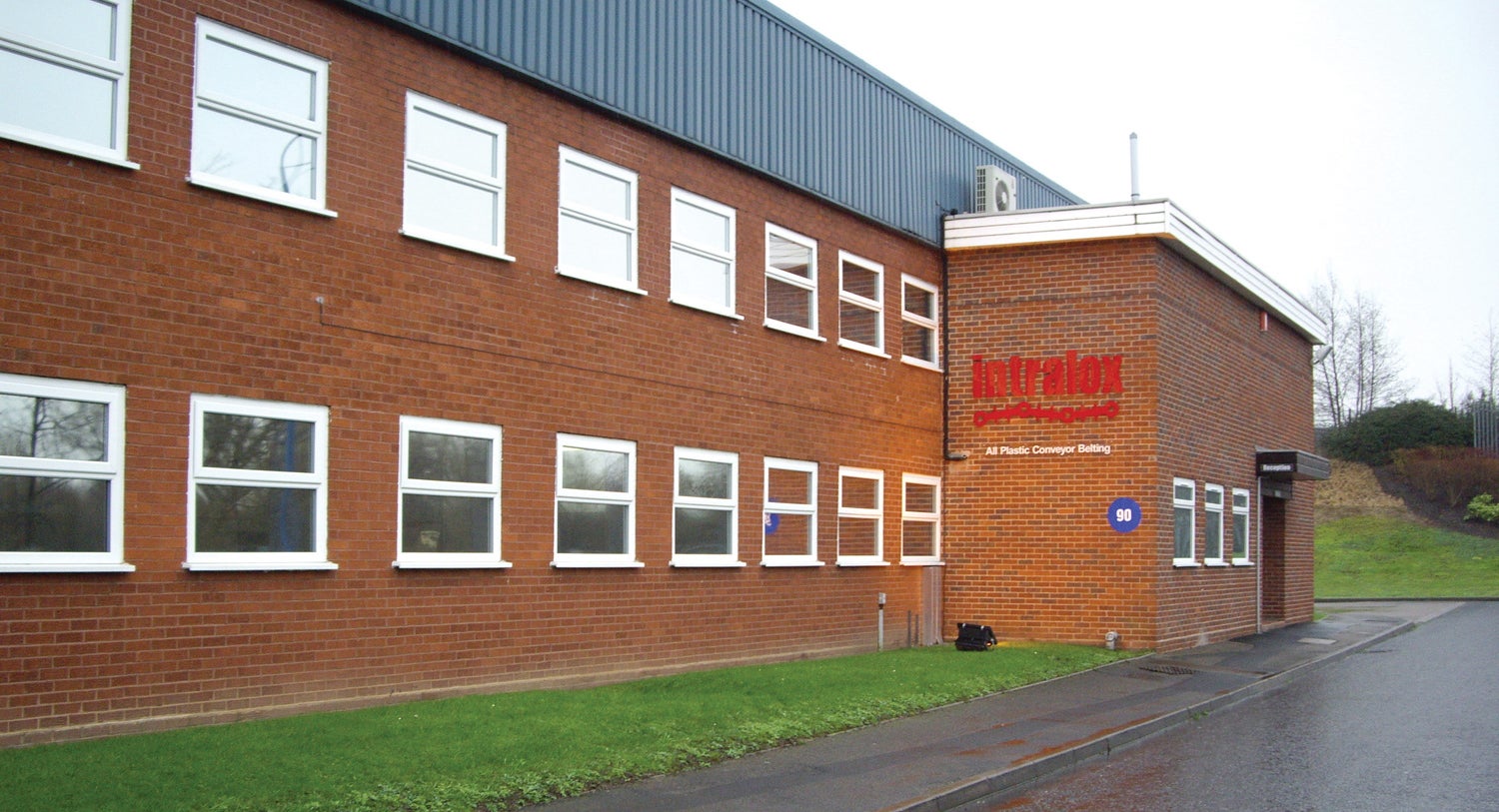 Budynek biura i centrum montażowego Intralox w Wielkiej Brytanii