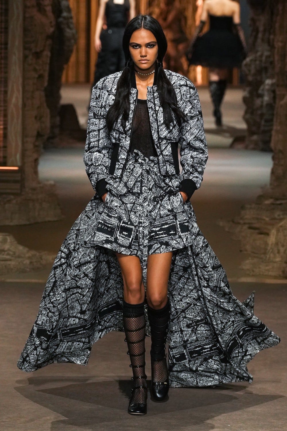 At Dior, 16th and 21st Century Influences Create a Whole New Look ...