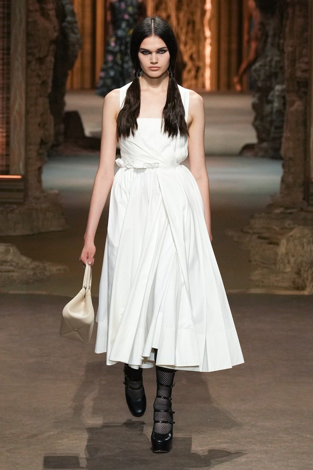 At Dior, 16th and 21st Century Influences Create a Whole New Look ...