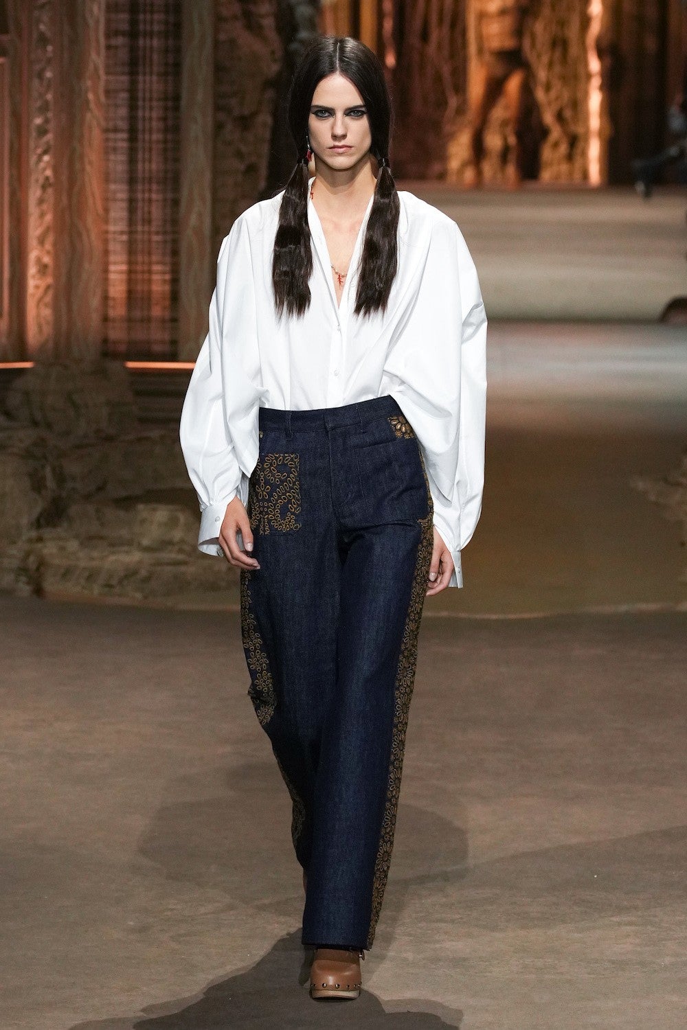 At Dior, 16th and 21st Century Influences Create a Whole New Look ...