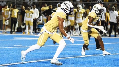 Hook Em CB Commit Malik Muhammad In Action!