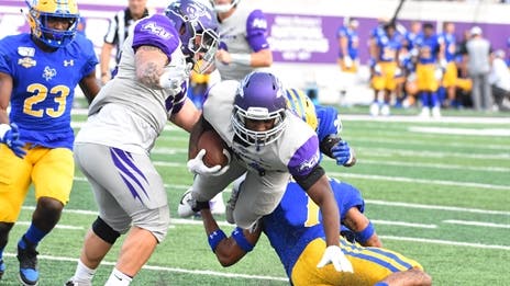 Abilene Christian on the rise thanks to bruising ground game, 'War Daddy' at linebacker