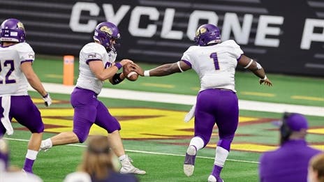 Shiner's Doug Brooks makes one of the best plays you'll ever see