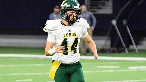 A Surreal Moment in TXHSFB Playoffs for Longview TE Logan Peters