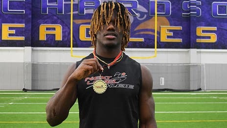 Cedar Hill LB Kylan Salter is One the State's Elite Defenders