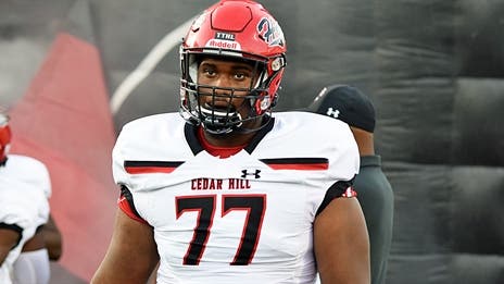 This Week in Recruiting: Cedar Hill OT Courtland Ford Pledges to USC, DeSoto QB Samari Collier Commits to Illinois