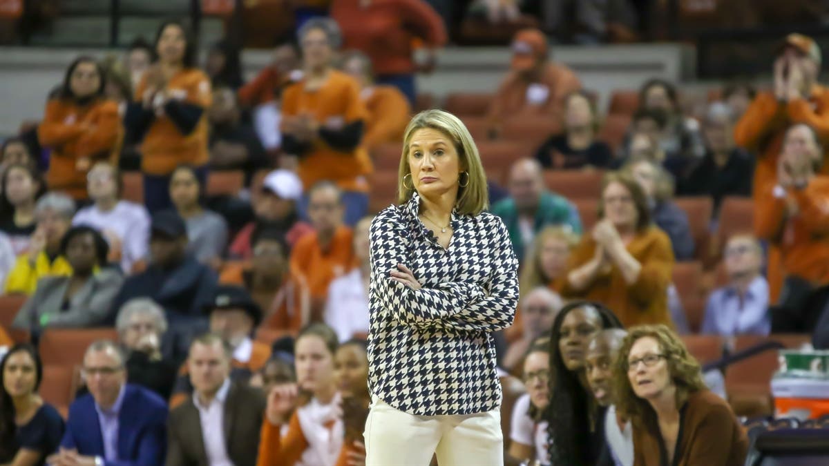 Texas WBB coach Karen Aston will not return in 2020-21