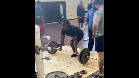 Watch: One-leg doesn't stop Cason Weatherton from powerlifting goals