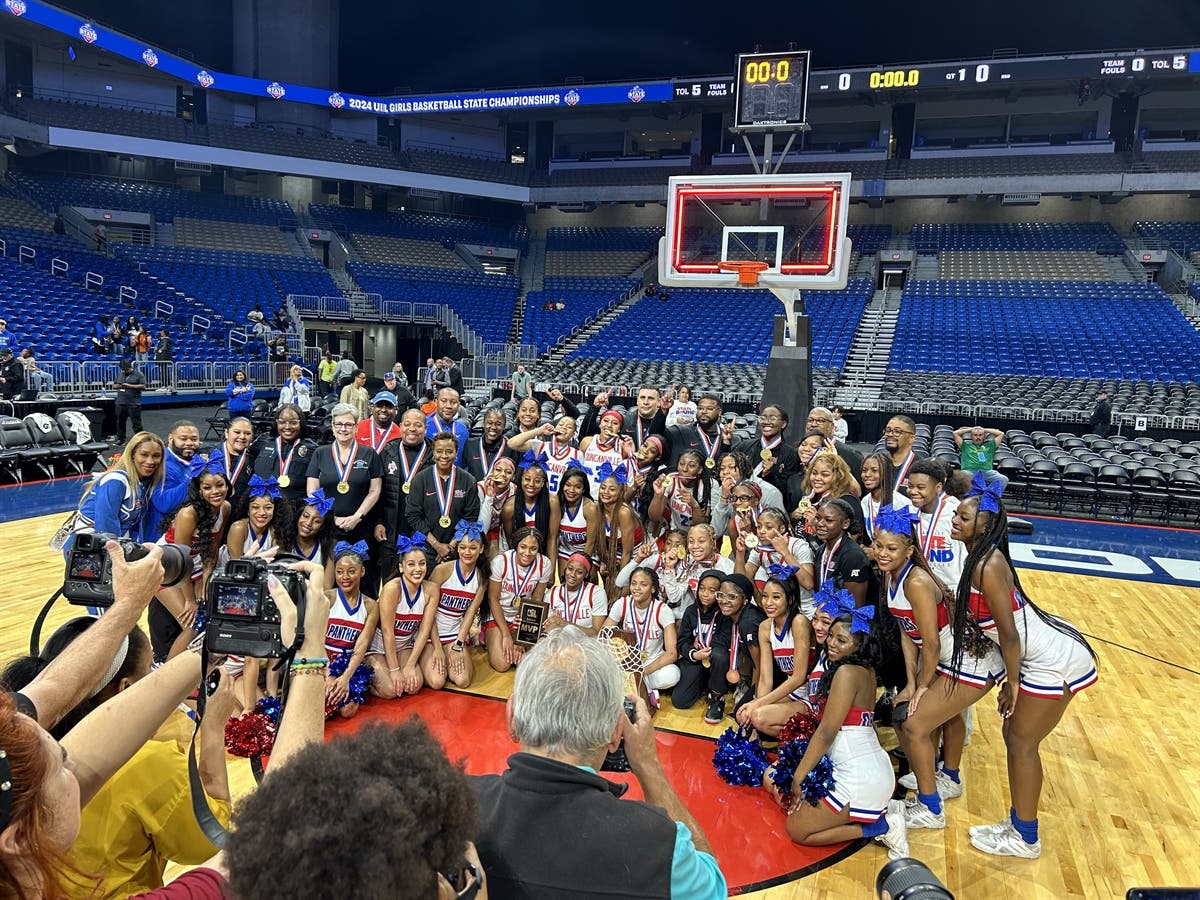 Neiman Ford realized basketball had no gender. Then he took the Pantherettes to State.
