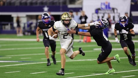 WENT HAM: Jayton RB Scores 10 TDs, Throws 3 More in All-Time State Performance