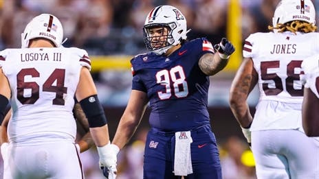 Texas adds veteran Pac-12 defensive lineman via transfer portal