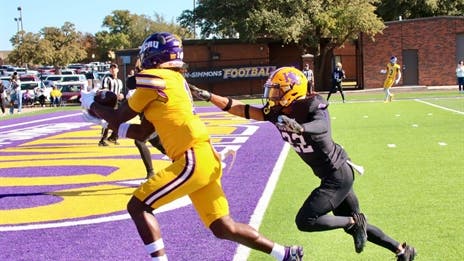 UMHB returns to championship formula in DIII playoff win over HSU