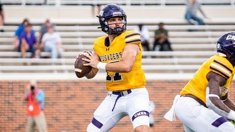 UMHB defense shines late in win over Trinity