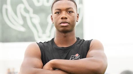 Four-Star DE to Play Senior Year at 5A Powerhouse South Oak Cliff