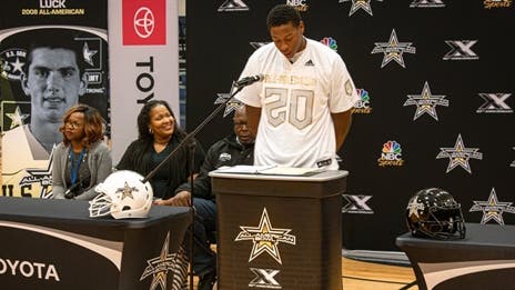 Analysis: Texas Lands Big Fish in Cedar Creek Four-Star DE Alfred Collins